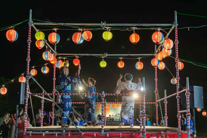 佐良浜盆踊りの夜の舞台